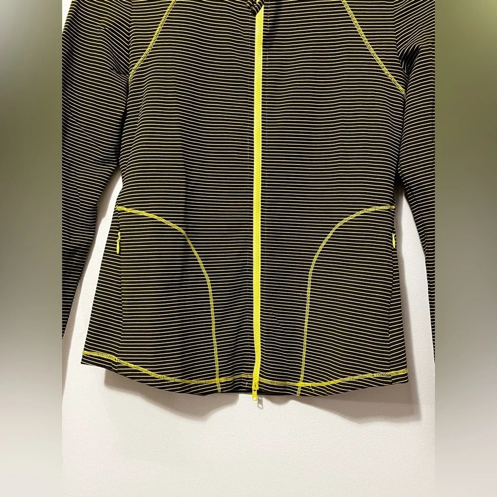 CARVE DESIGNS Zippered Running Activewear Jacket Stripes Womens XS Full Zip NWOT